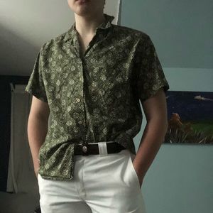Funky green and white collared short sleeve shirt